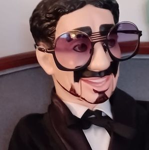 Meet your Posher, Thomas